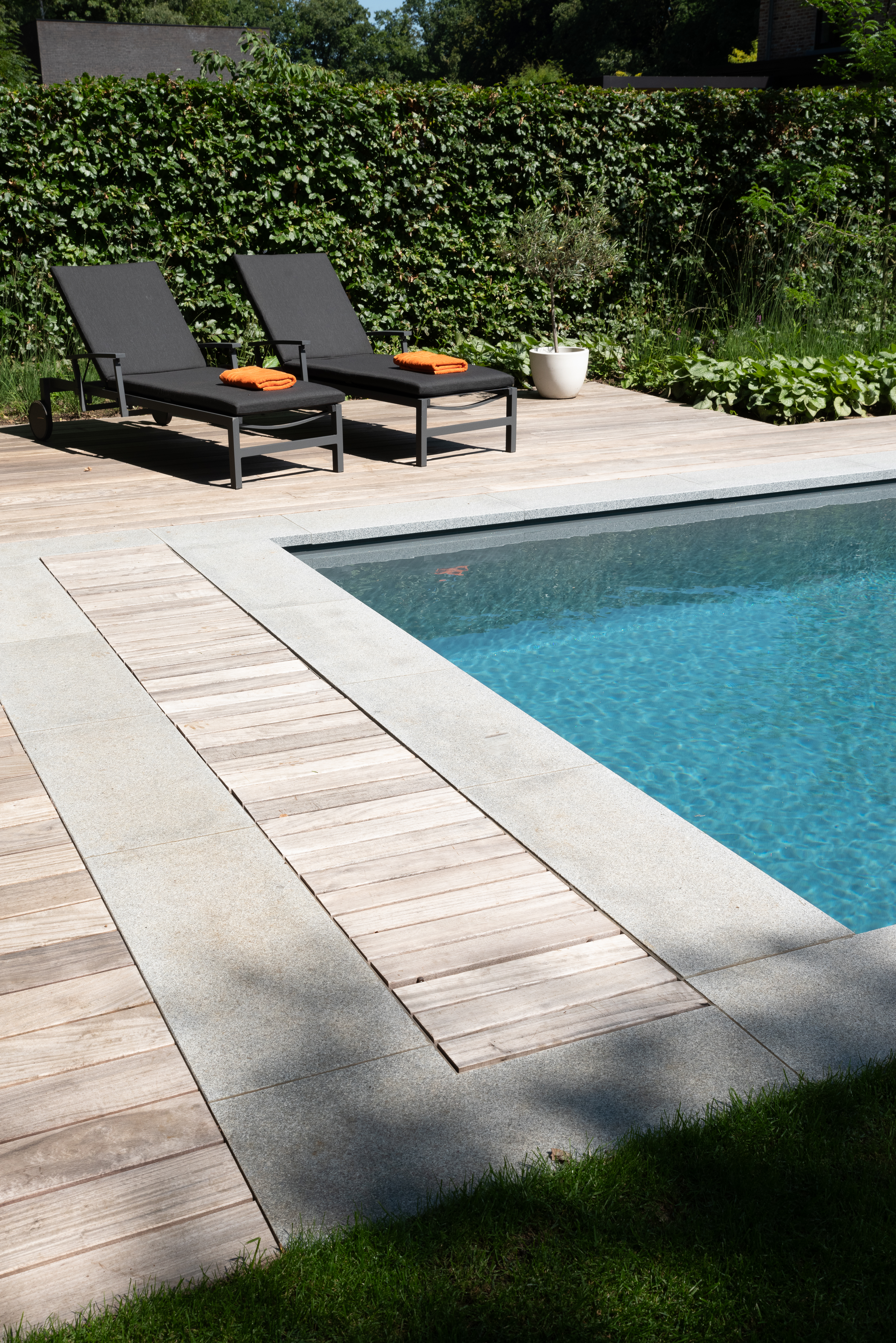 FotoModern zwembad met sportieve uitstraling